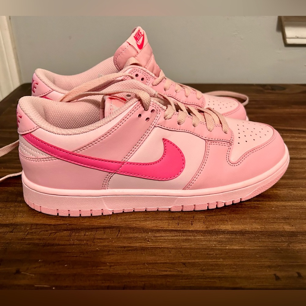 Nike Dunk Low Triple Pink